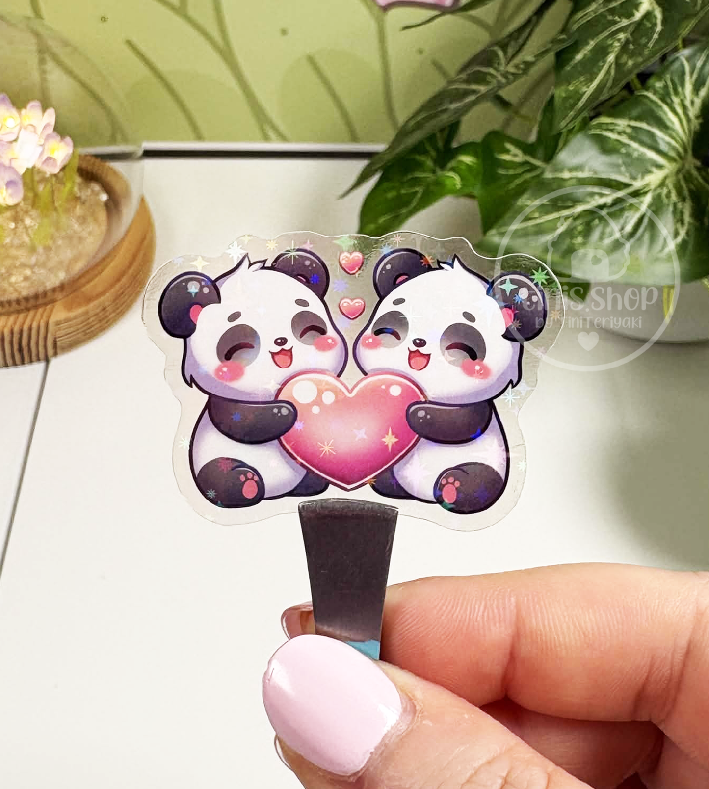 Pandas mit Herz - transparenter Sticker mit Holo-Effekt