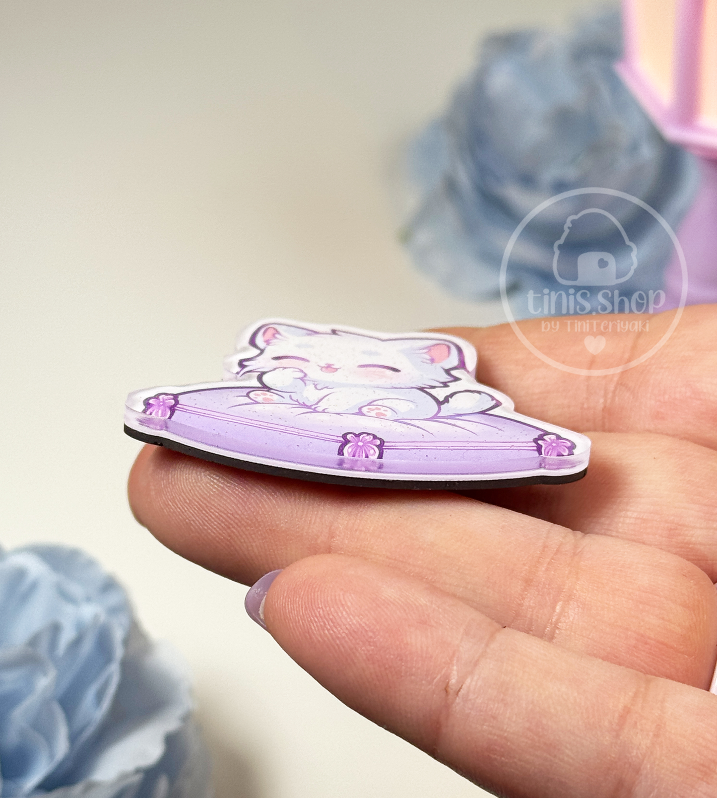 Katze auf Kissen - Magnet