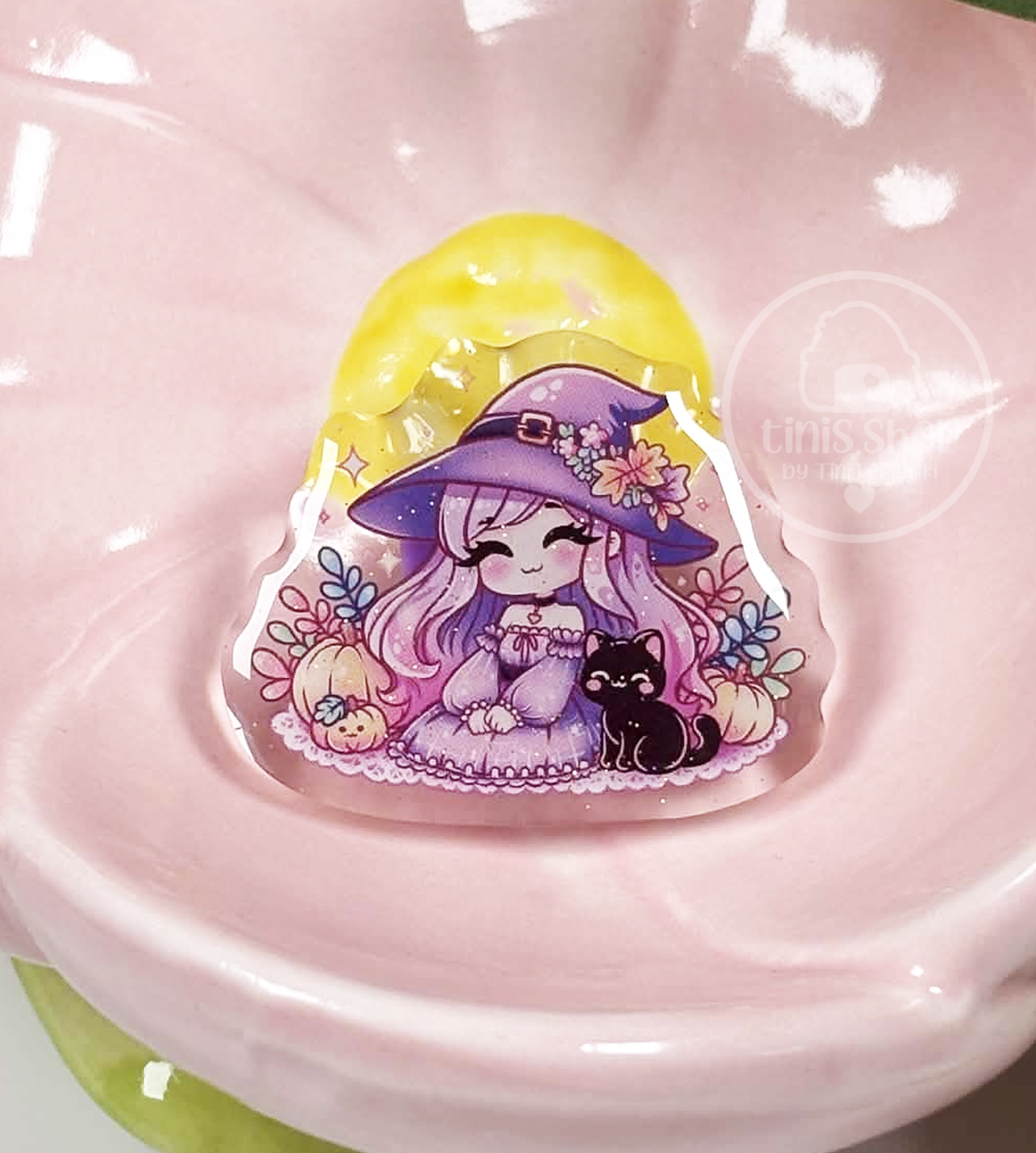 Hexe im Herbst - Acrylic Pin
