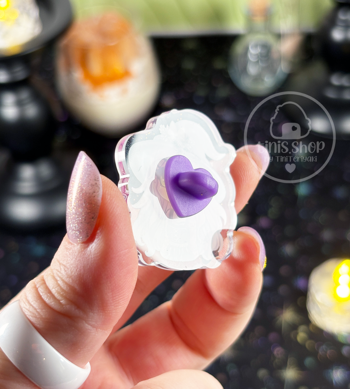 Hexe mit Tattoos - Acrylic Pin