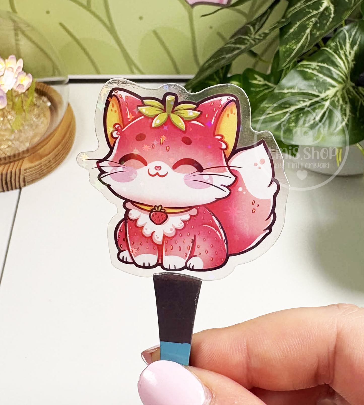 Erdbeerkatze - transparenter Sticker mit Holo-Effekt