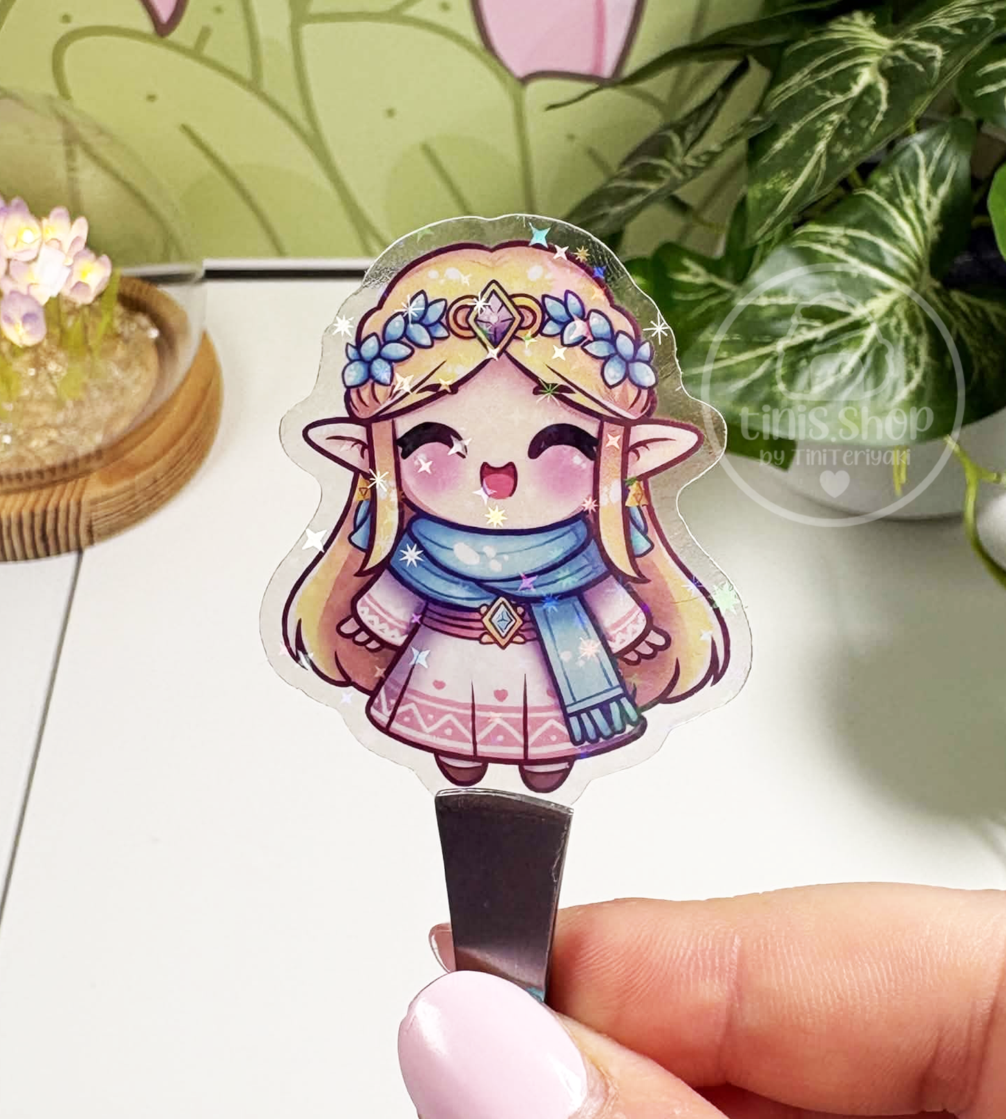 Prinzessin von Myrule im Winter - transparenter Sticker mit Holo-Effekt