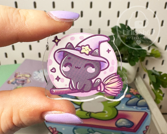Katze auf Besen - Acrylic Pin