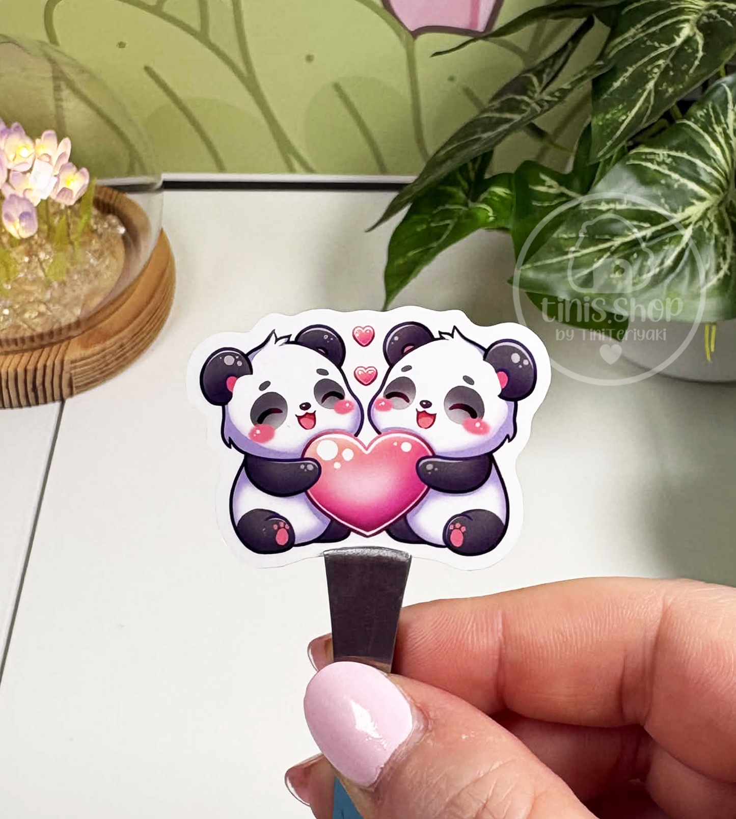 Pandas mit Herz - weißer Vinyl Sticker